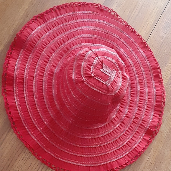 Women's red floppy hat - Picture 2 of 2